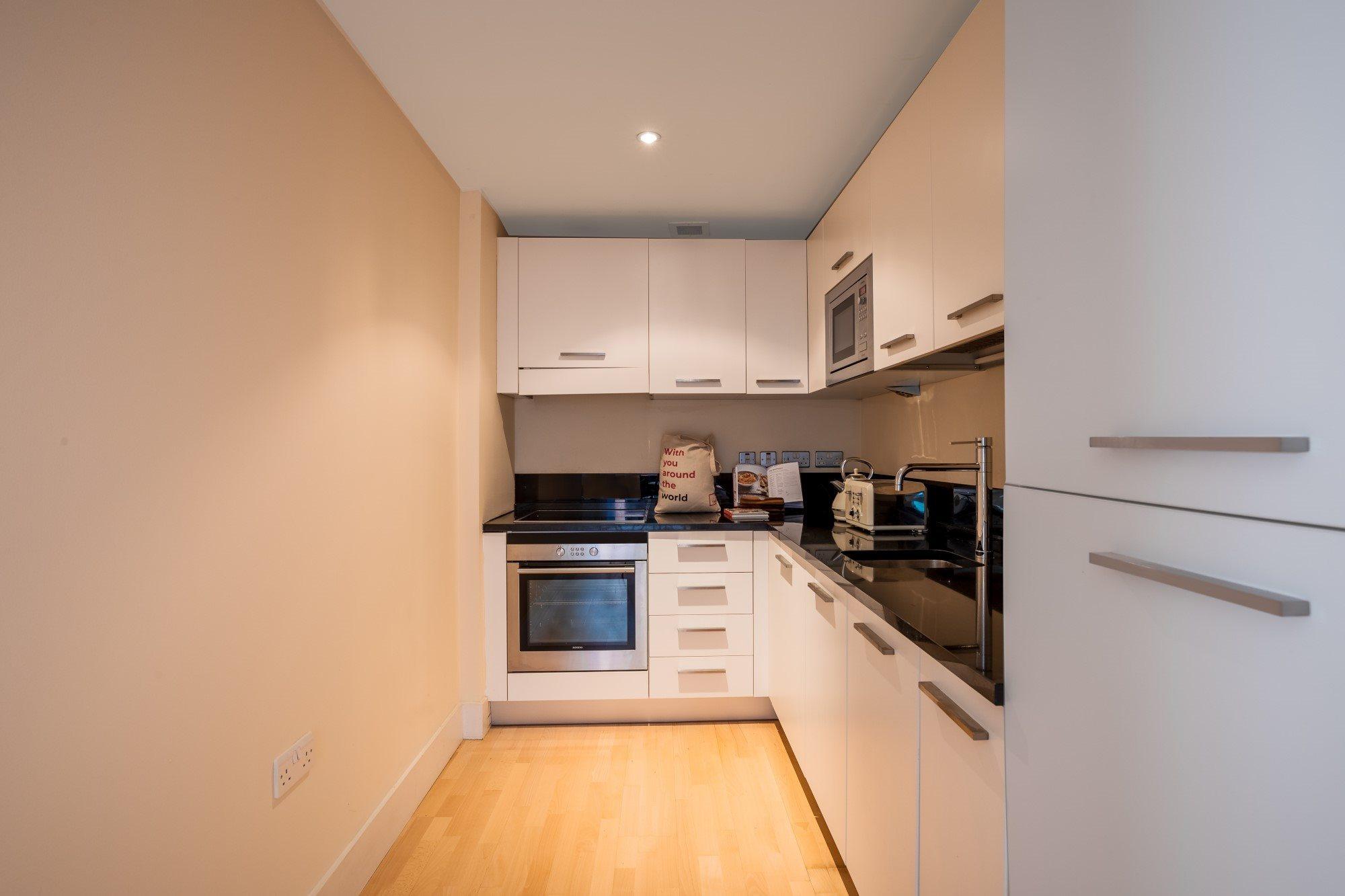 One Bed Serviced Near Blackfriars Apartment London