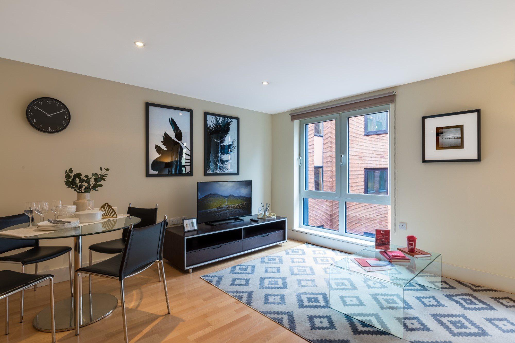One Bed Serviced Near Blackfriars Apartment London
