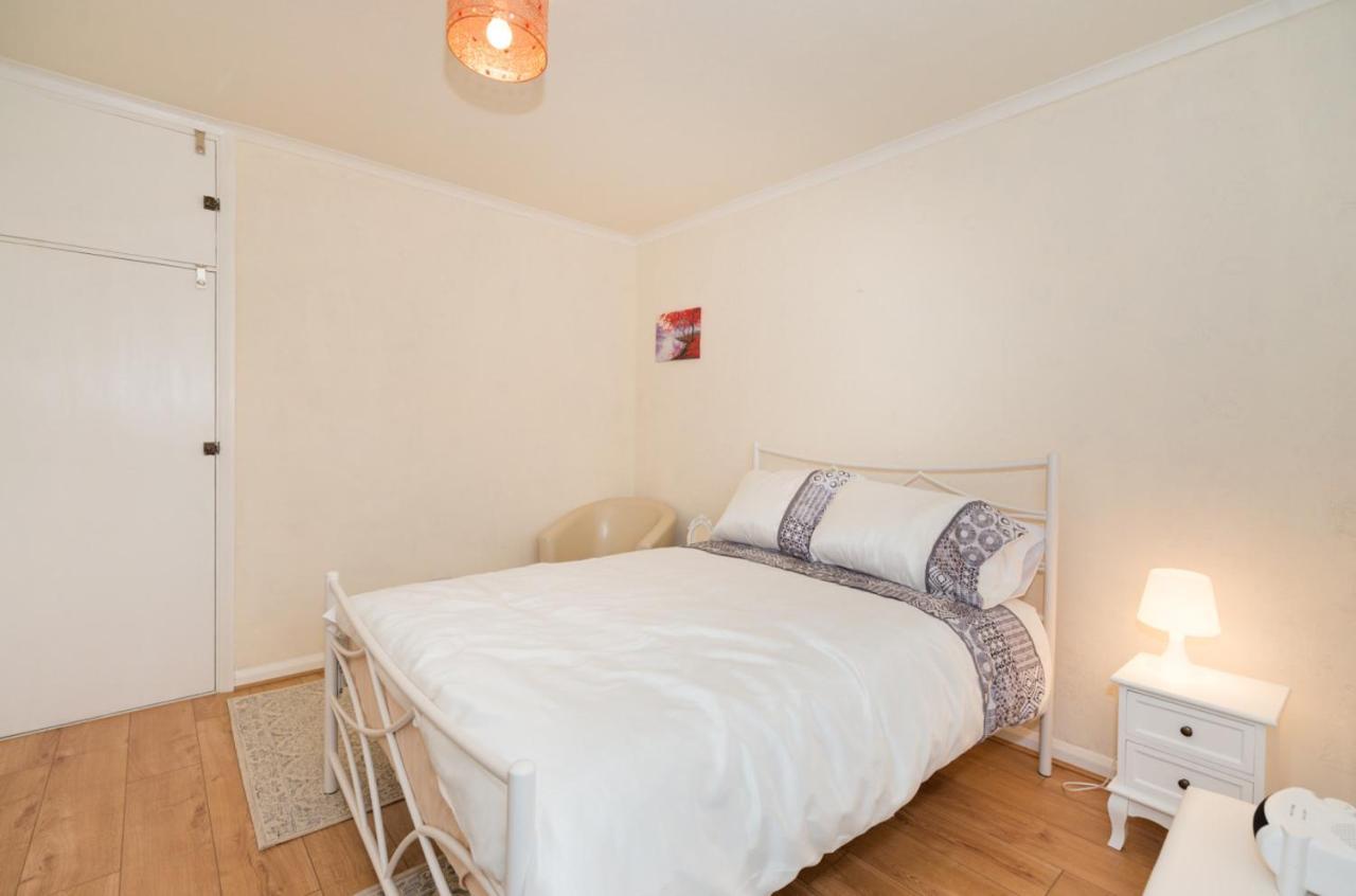 Tdm Bachelot Lettings Ltd Gasthuis Londen