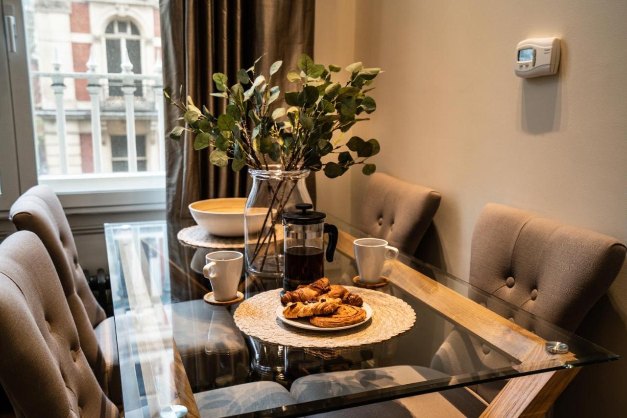 Grosvenor Gardens By Capital Apartment London