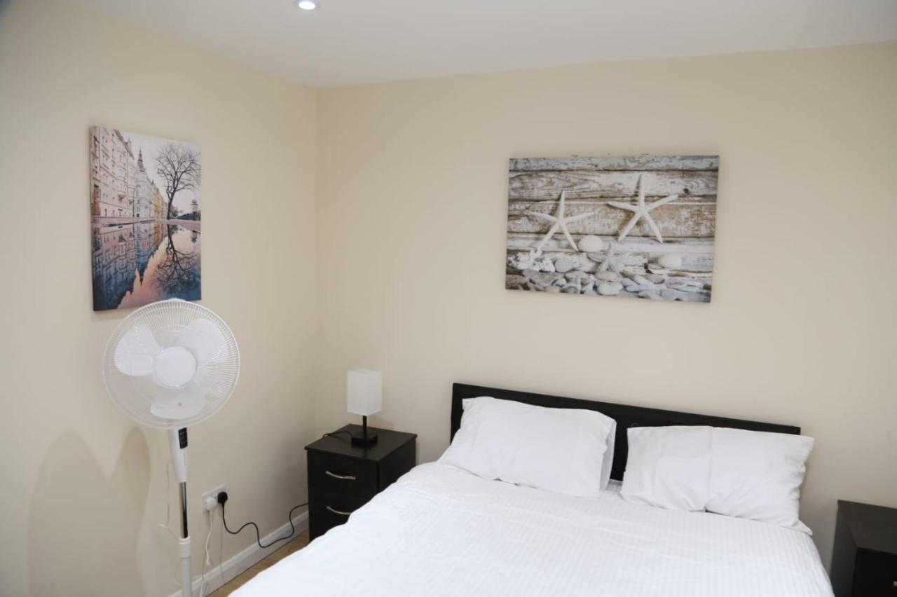 Holiday home Budget 4-bedrooms In Thamesmead