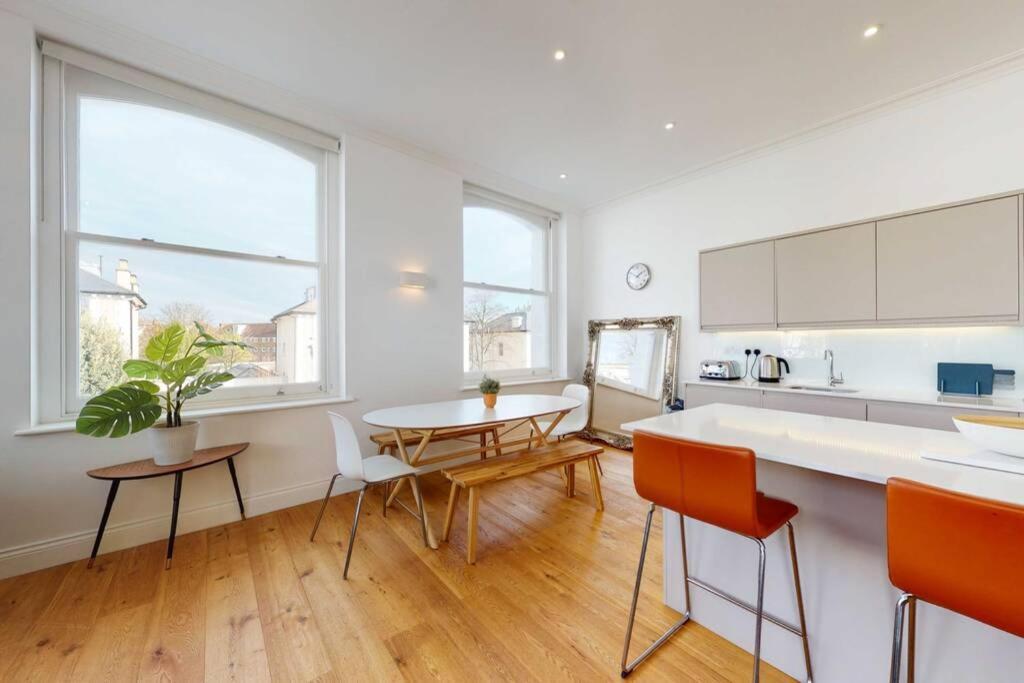 Superb 2 Bed Flat Camden 5 Min Walktube Station Apartment *