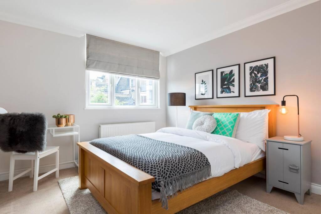 Amazing 4 Bed House Wparking 2min Walk To Station Apartamento *