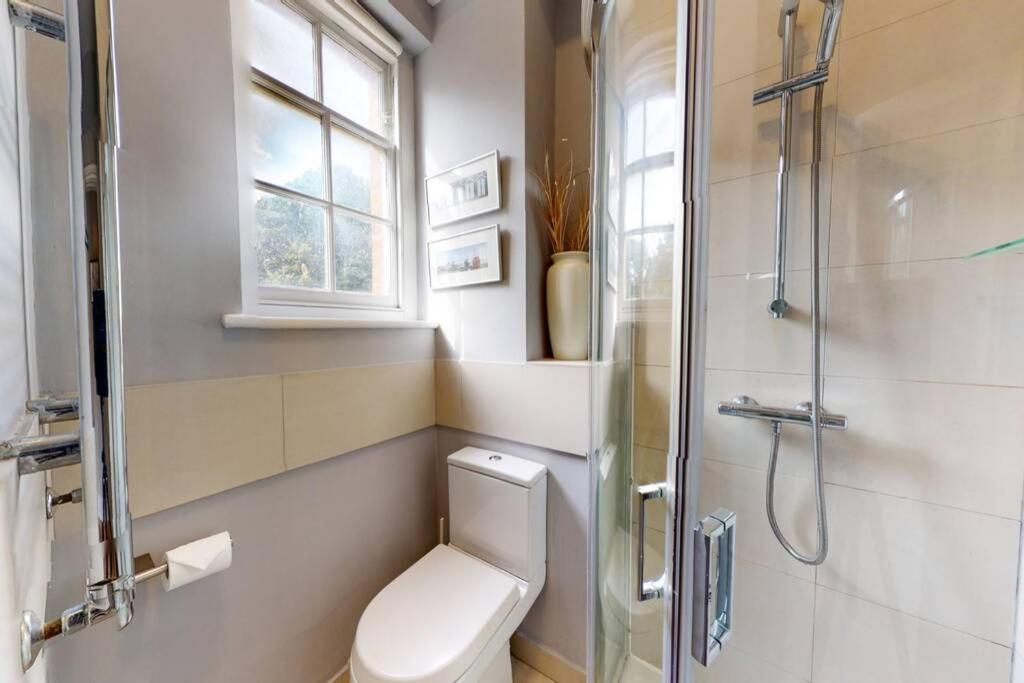 Modern 2 Bed Flat - The Black Dog Pub - 6 Mins From Vauxhall Station London