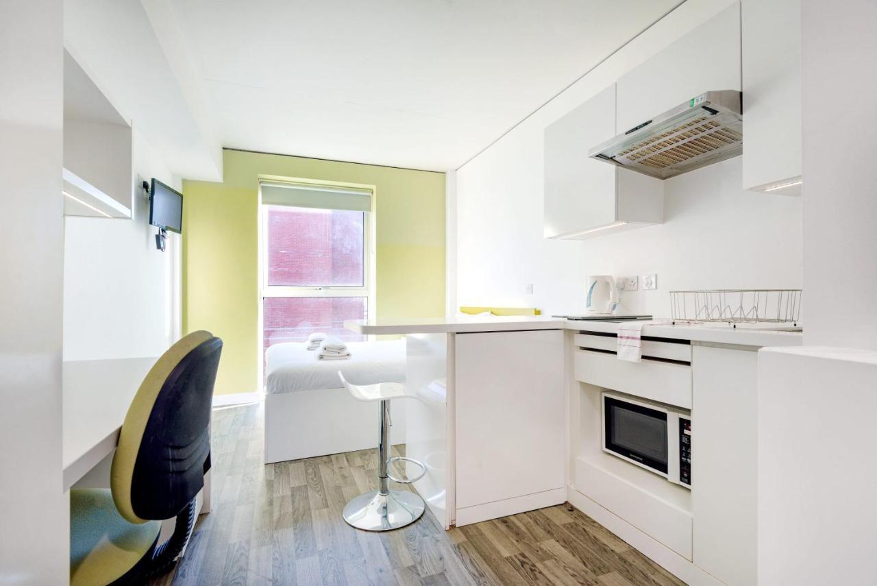 Amazing Studio - Posh Area - Minutes Central Apartment