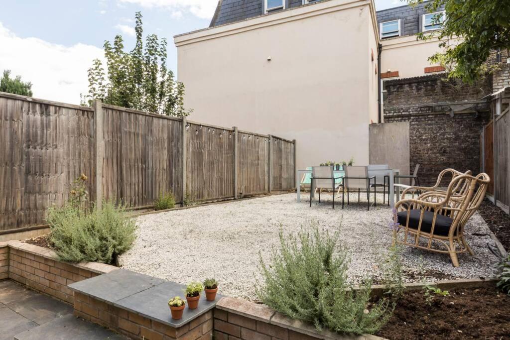 Amazing 4 Bed House Wparking 2min Walk To Station Apartamento *