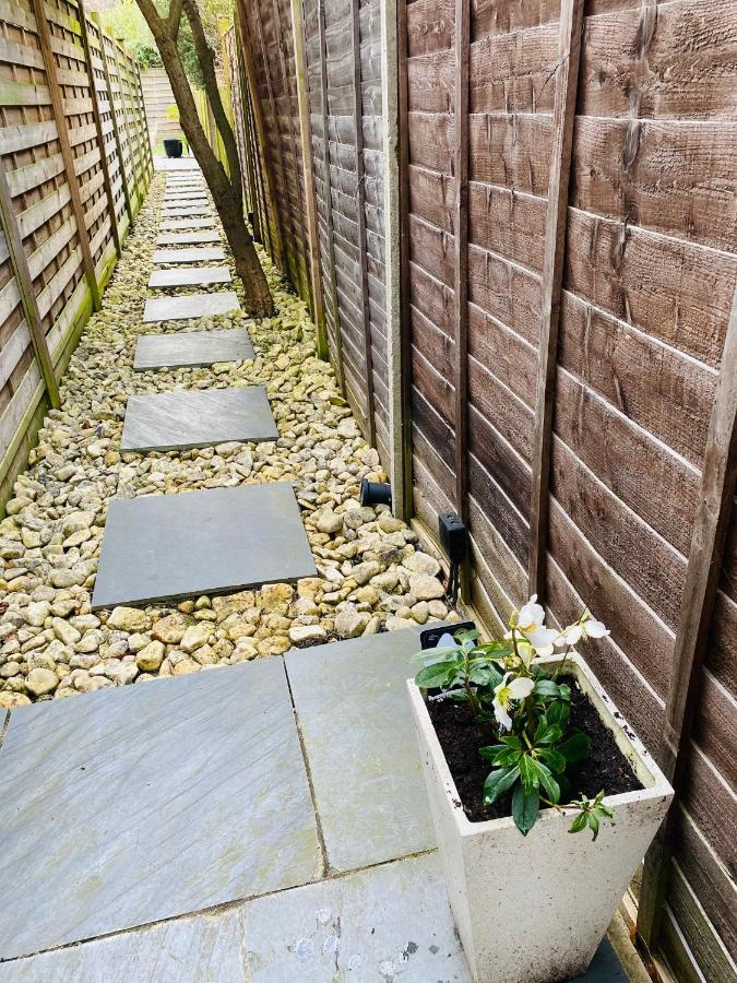 Stunning, Stylish Garden Flat In The Heart Of Wimbledon * Londres