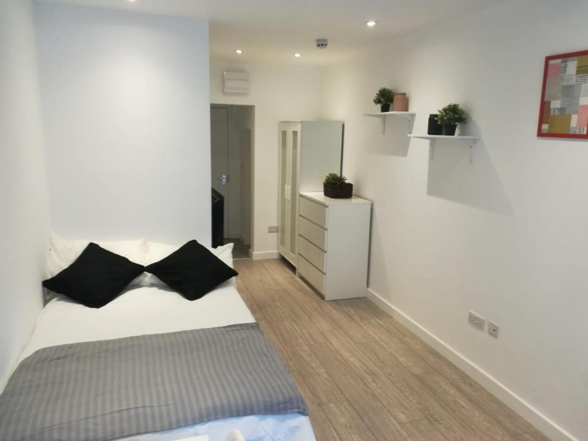 No Use Apartment London