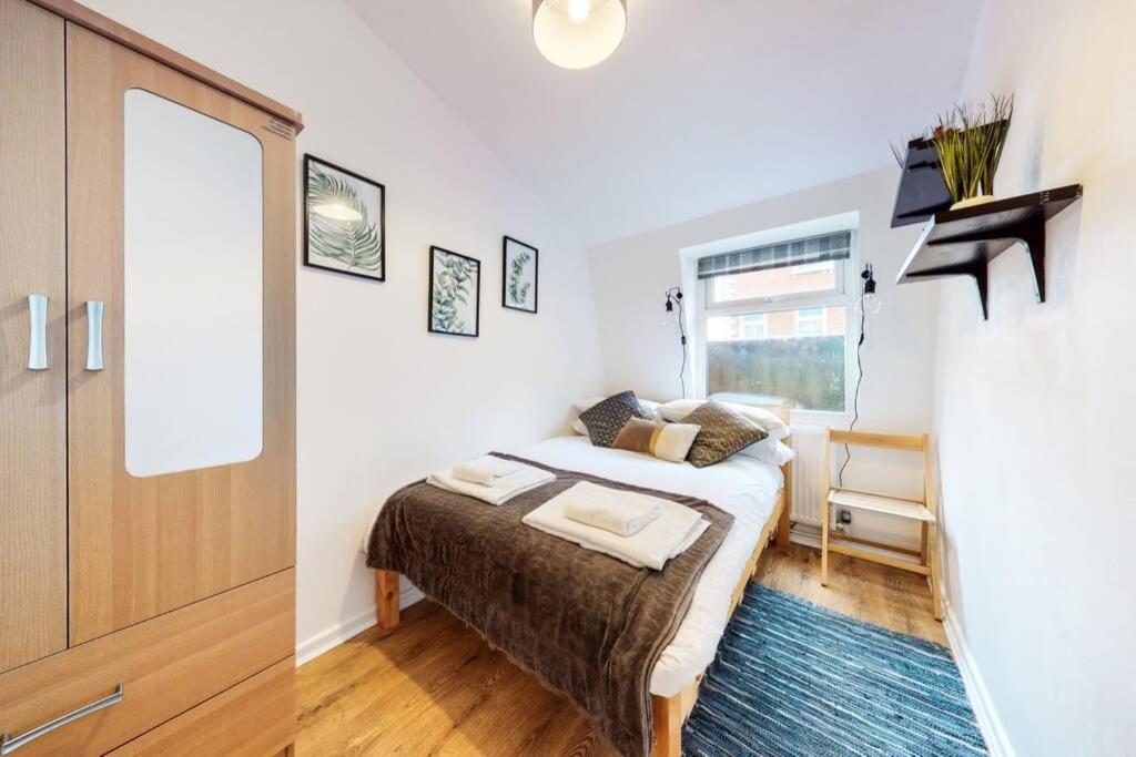 Super 2 Bed Flat Next To Paddington Station *