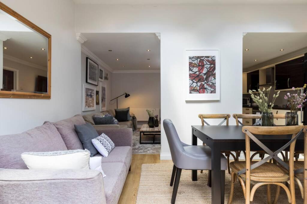 Amazing 4 Bed House Wparking 2min Walk To Station Apartamento Londres
