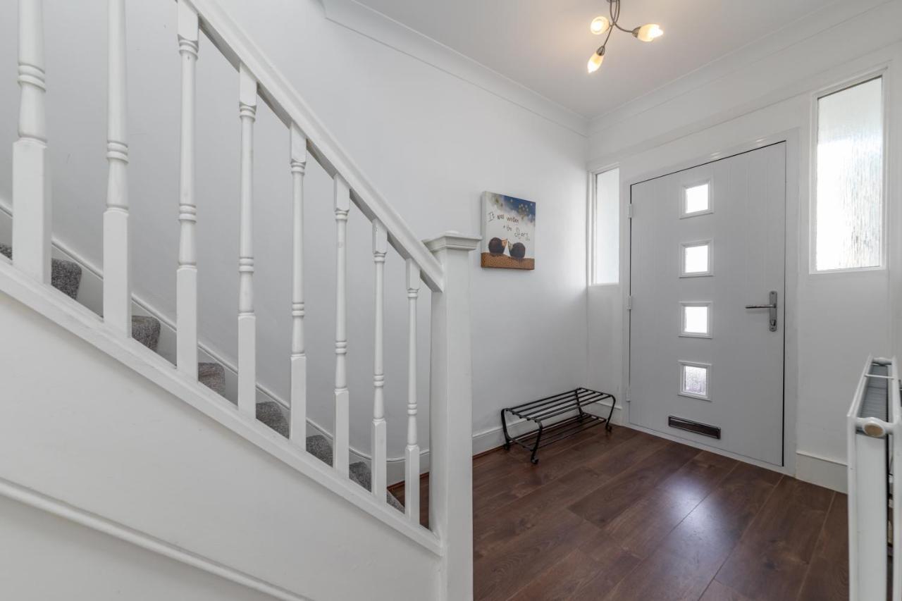 Flourish - The Avenue - Tottenham Apartment *