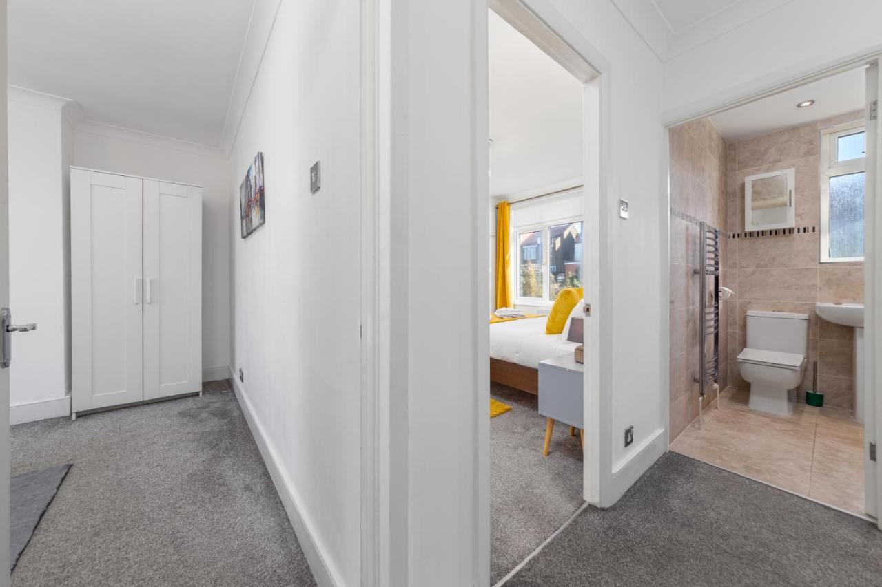 Flourish - The Avenue - Tottenham Apartment *