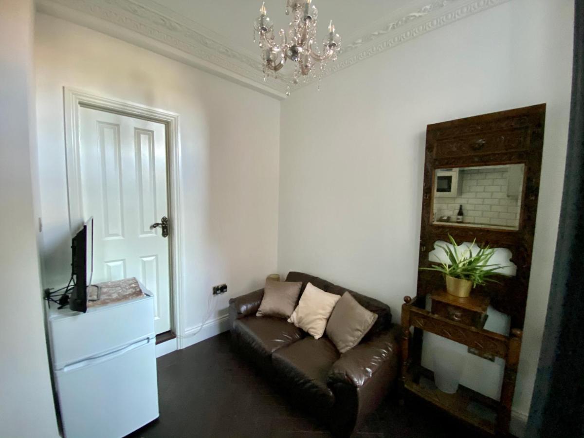 Putney Guest London