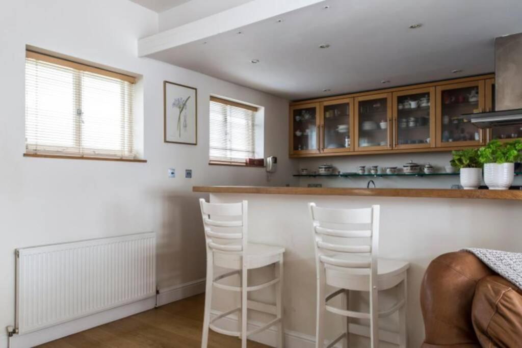 Beautiful Mews House, Conduit Mews, Paddington, W2 Holiday home