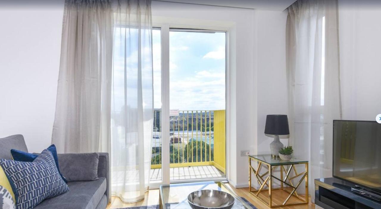 Charles Hope Millharbour Apartment *