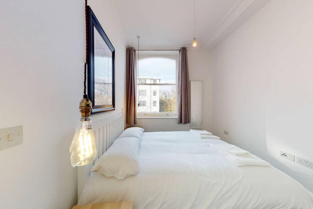 Superb 2 Bed Flat Camden 5 Min Walktube Station Apartment *