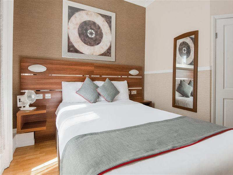 Huttons Hotel, Victoria Londen