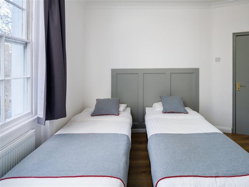 Oyo Kings Hotel Hotel