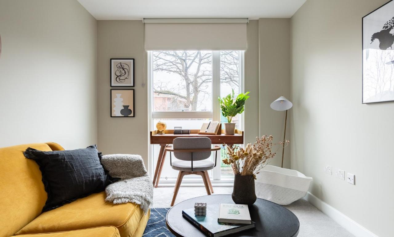 The Hoxton Docks - Modern & Bright 1bdr Flat With Study & Balcony Apartment