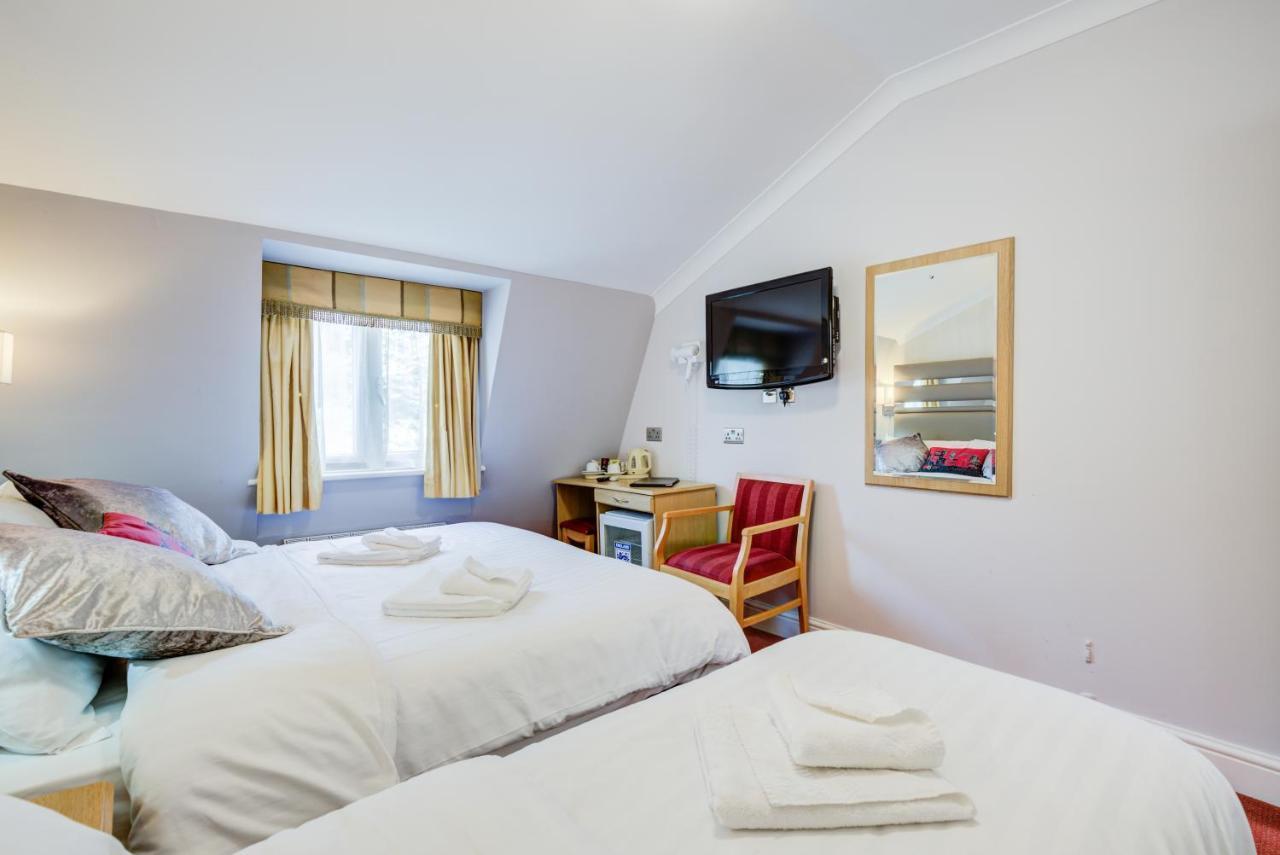 Kingswaypark At Park Avenue London