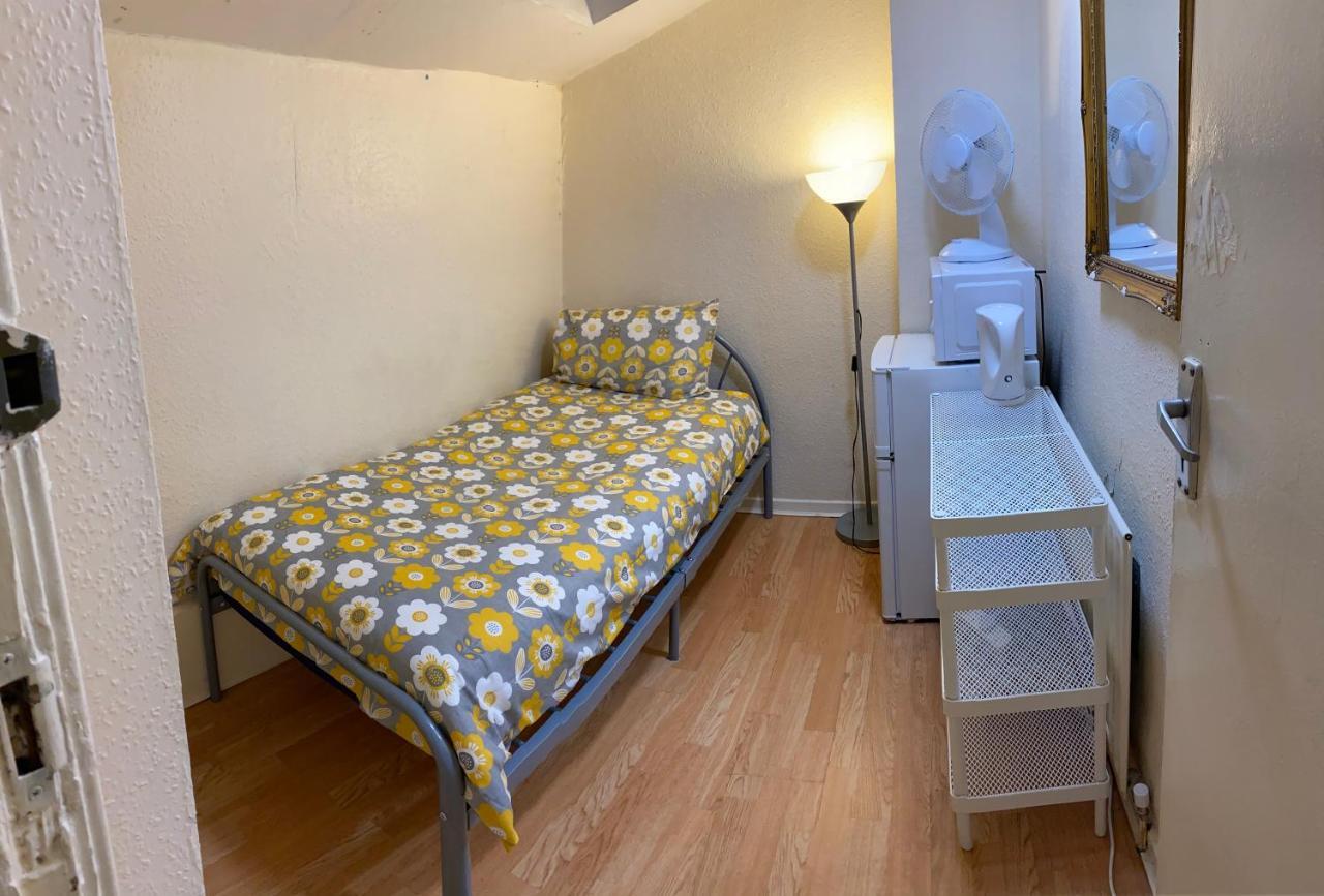 Single Room, 5 Mins To Wembley Stadium! * London