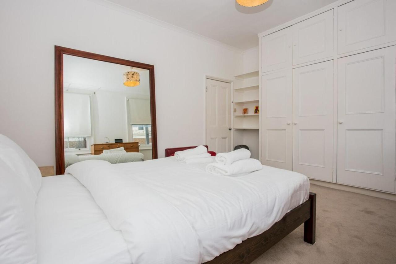 Elegant Victorian 3-bed Near Hammersmith Holiday home