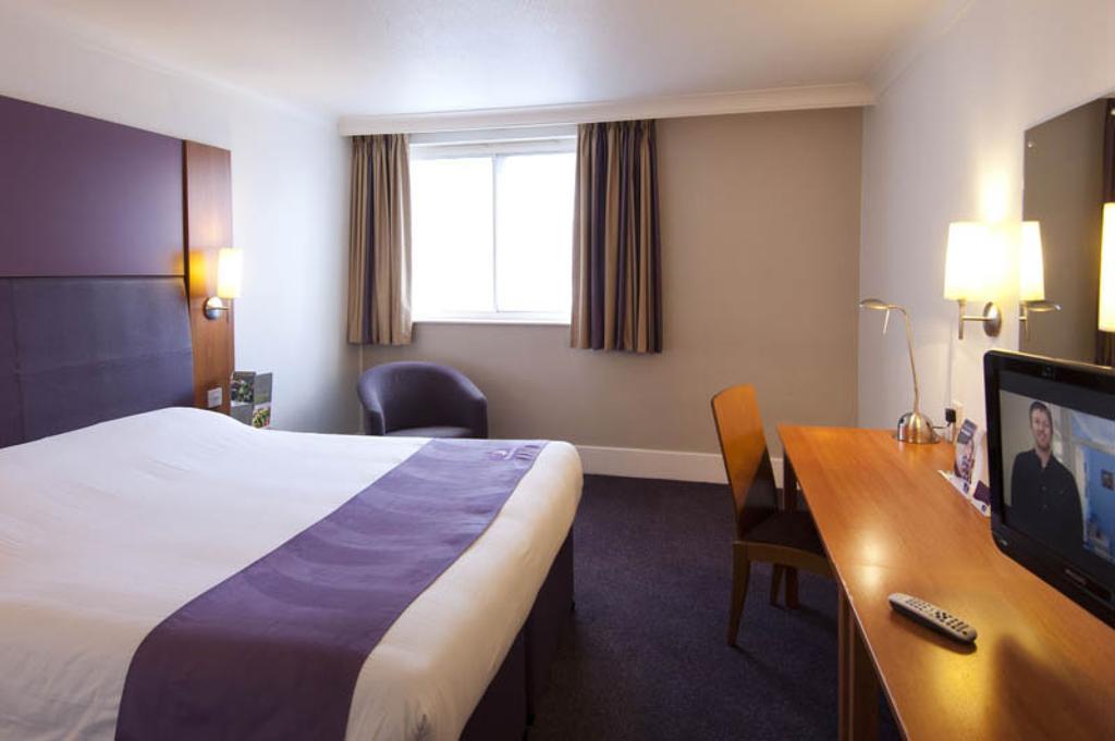 Hotel Premier Hanger Lane 3*