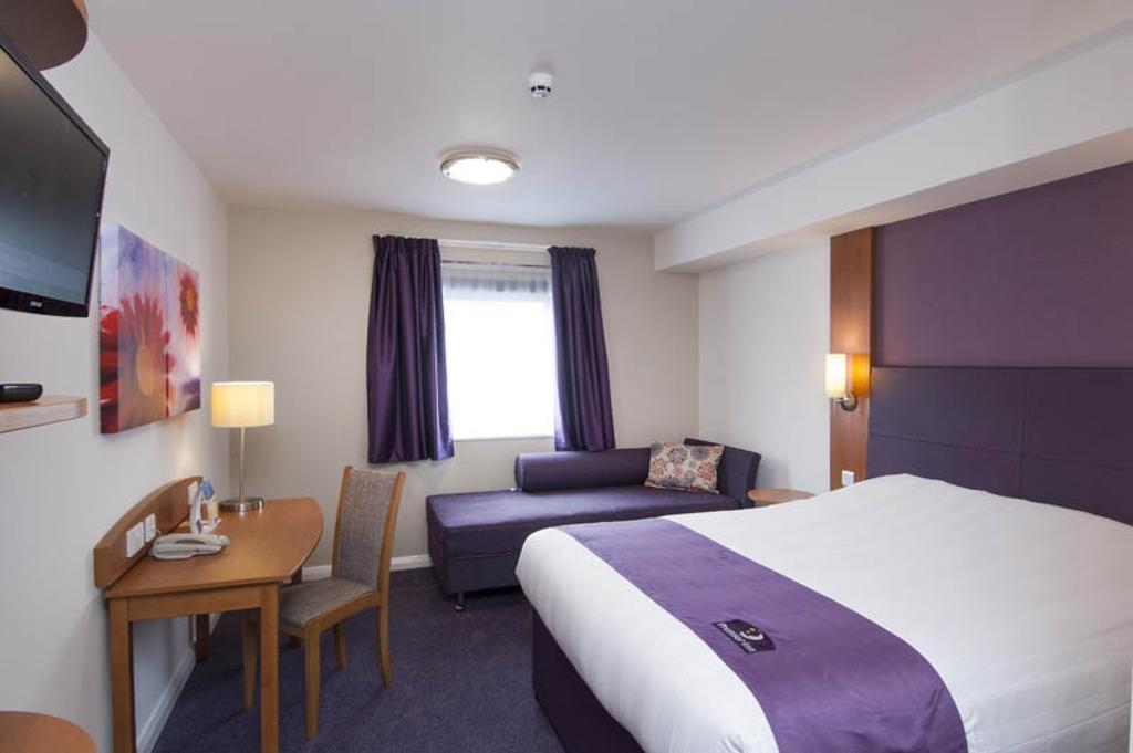 Premier Hanger Lane 3*