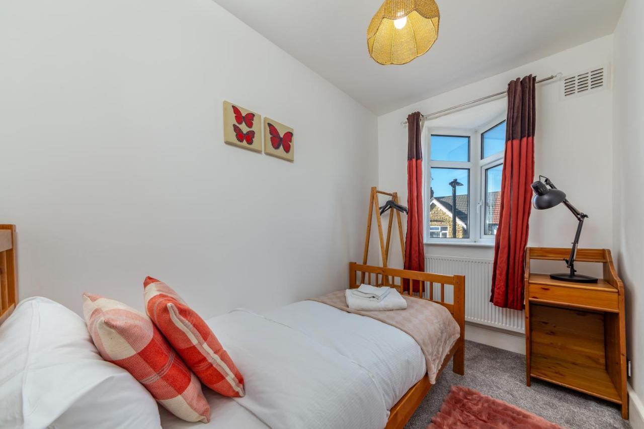 Flourish - The Avenue - Tottenham Apartment London