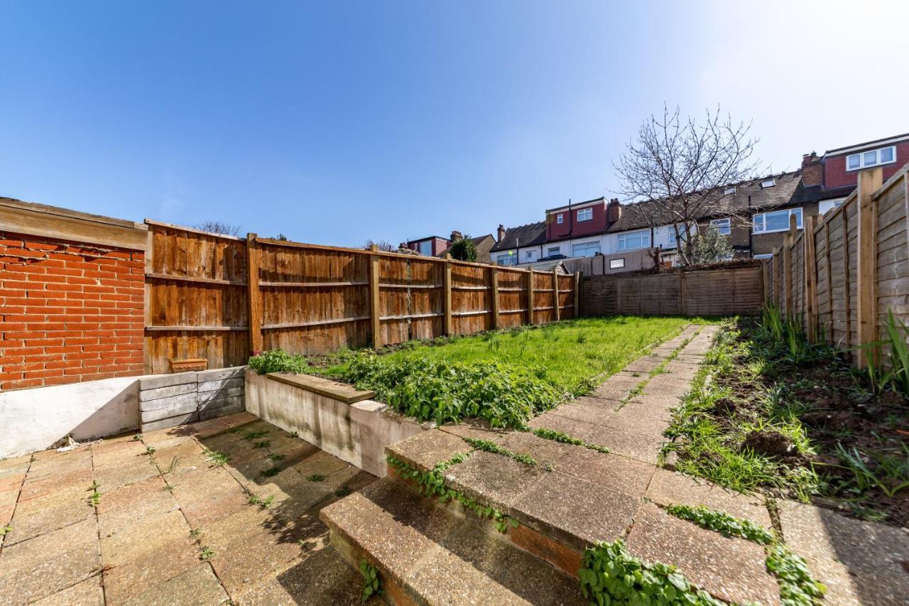 Apartment Flourish - The Avenue - Tottenham London