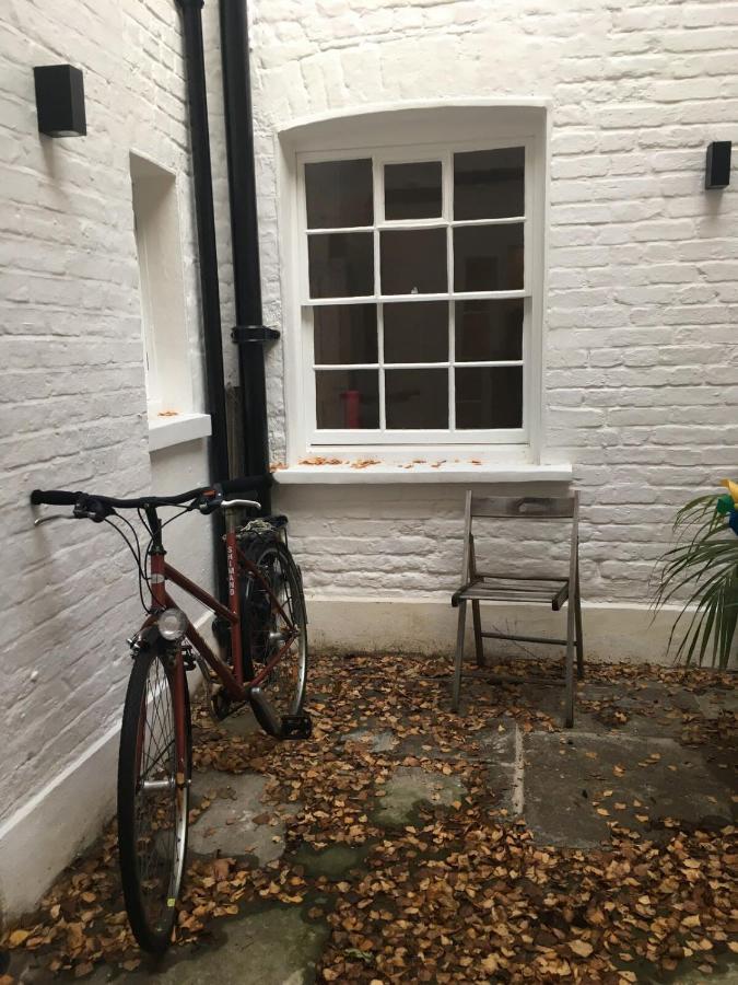 Stylish & Modern 1bd Kensington Flat Sleeps 2 Apartment London