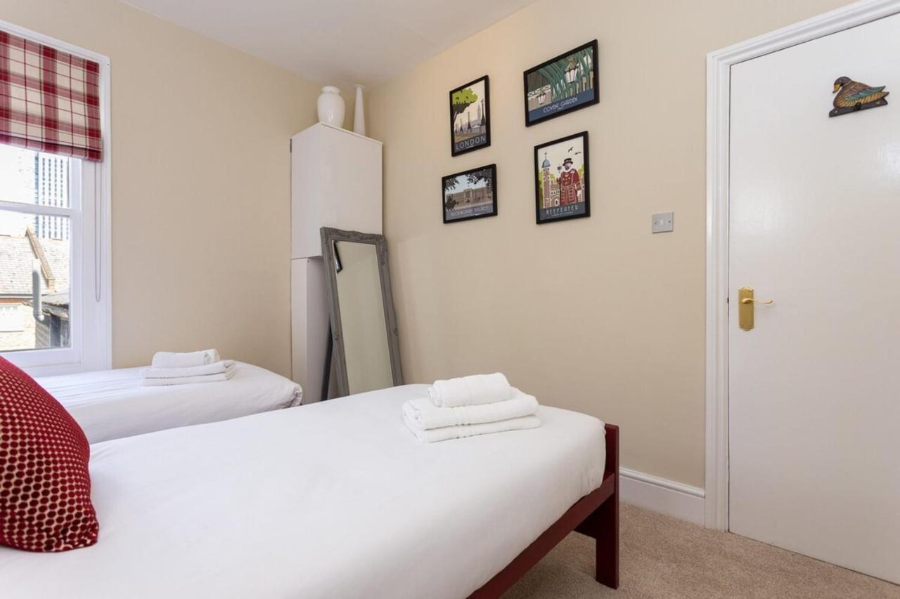 Appartement Quaint 2 Bedroom Flat - 9 Minutes Walk To Vauxhall Tube Londen