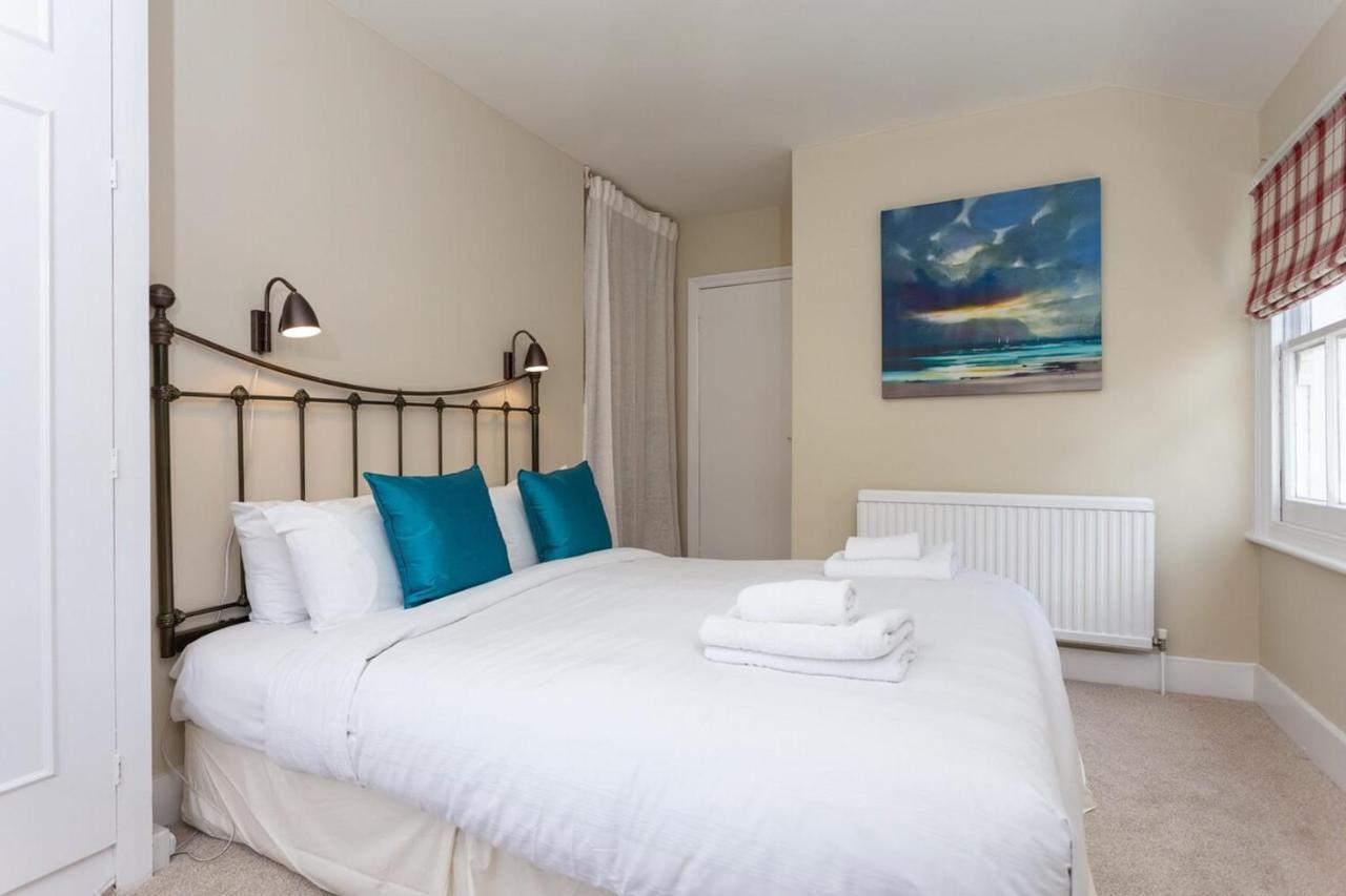 Appartement Quaint 2 Bedroom Flat - 9 Minutes Walk To Vauxhall Tube Londen