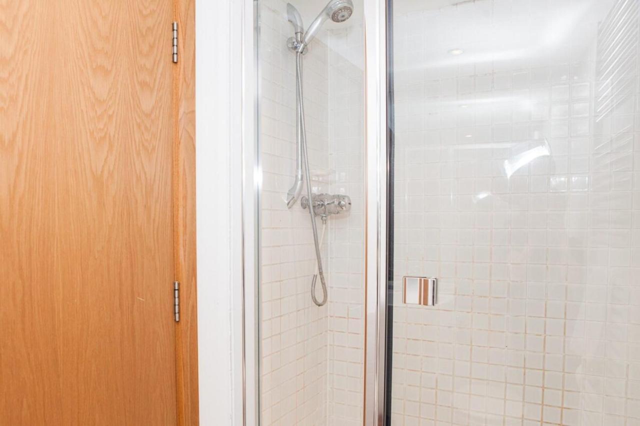 Spectacular 4-bedroom Close To Eye Appartement *