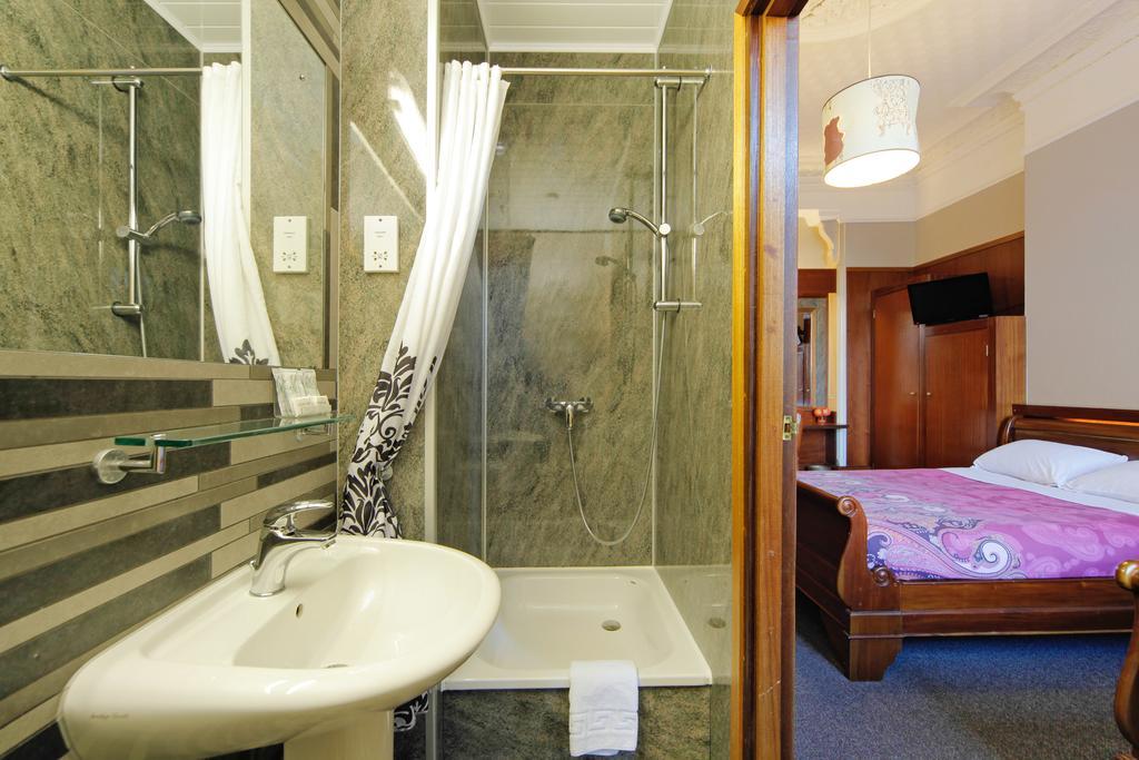 Visitors Aparthotel 2*