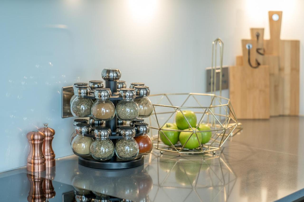 Luxurious Spacious 2bed Skyline River Views By Canary Wharf *