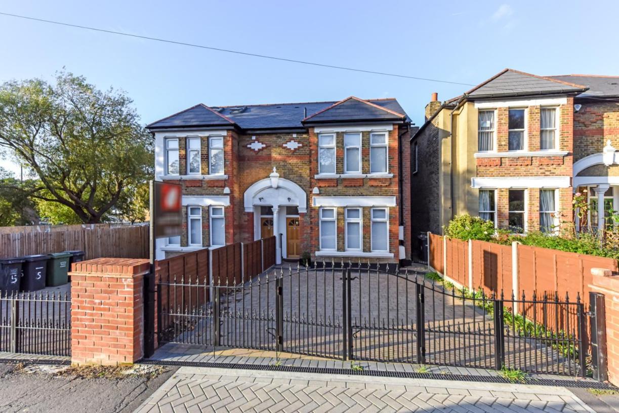 Homestay Blythe Park House London