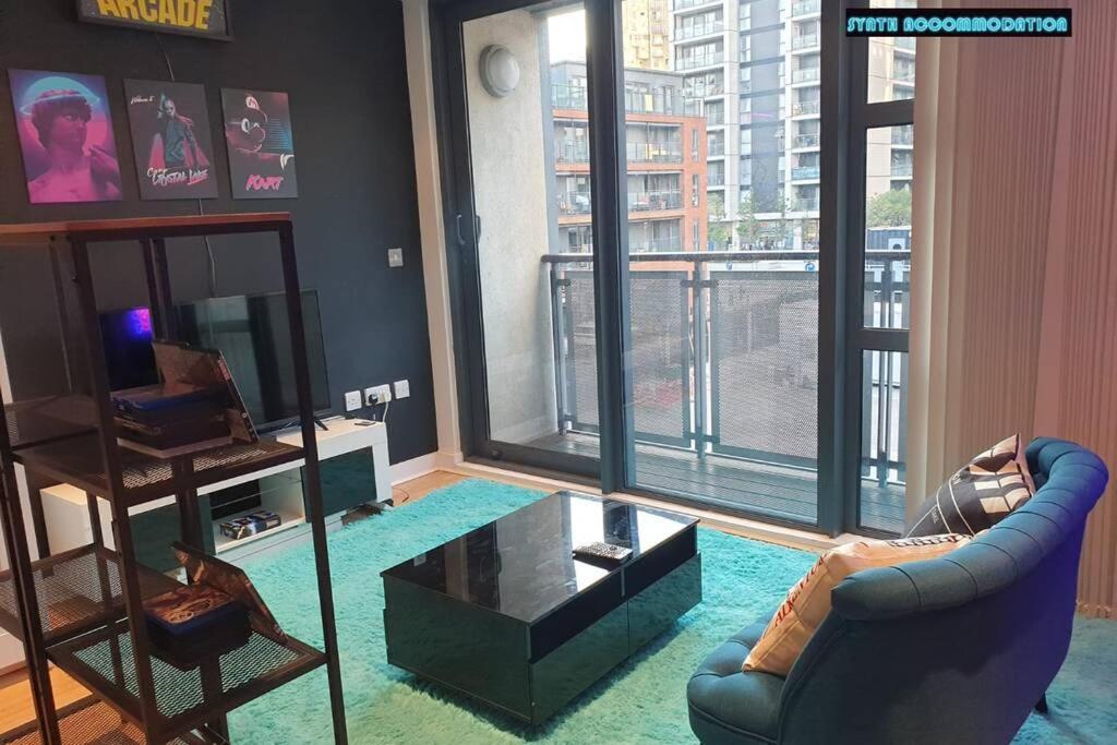 Appartement 80s Retro 1bed Studio Serviced Canary Wharf Perfect For Solo & Couple Travellers Londen