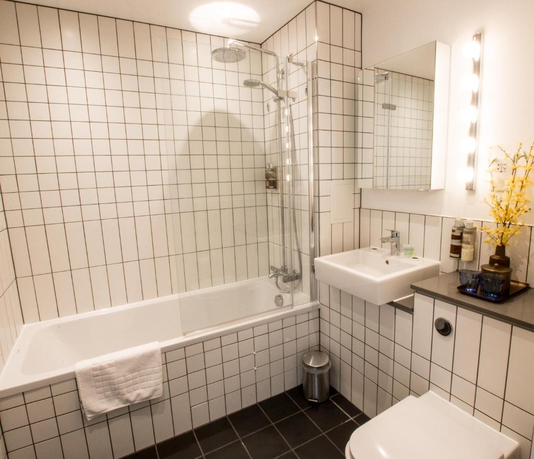 Charles Hope Millharbour Apartment *
