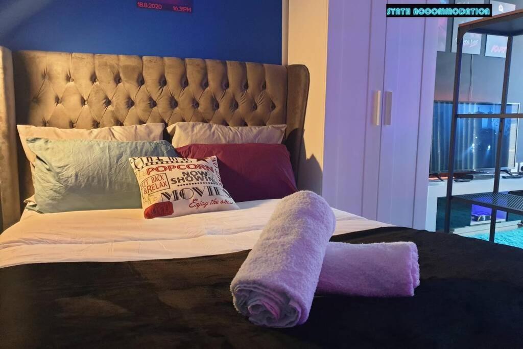 Appartement 80s Retro 1bed Studio Serviced Canary Wharf Perfect For Solo & Couple Travellers *