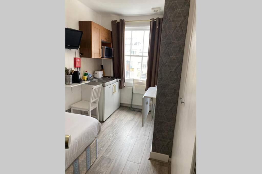 F19- Bright Studio For 1 Near Paddington Apartment *