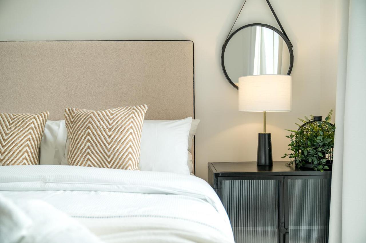 Luxurious Spacious 2bed Skyline River Views By Canary Wharf *