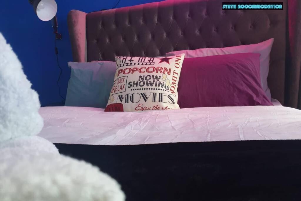 80s Retro 1bed Studio Serviced Canary Wharf Perfect For Solo & Couple Travellers Apartamento *
