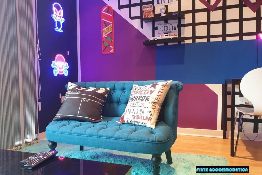 Apartamento 80s Retro 1bed Studio Serviced Canary Wharf Perfect For Solo & Couple Travellers Londres