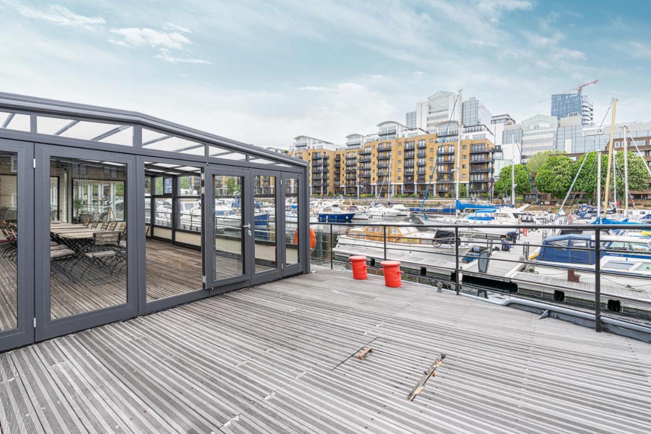 Charming Houseboat Featuring A Sauna Apartment