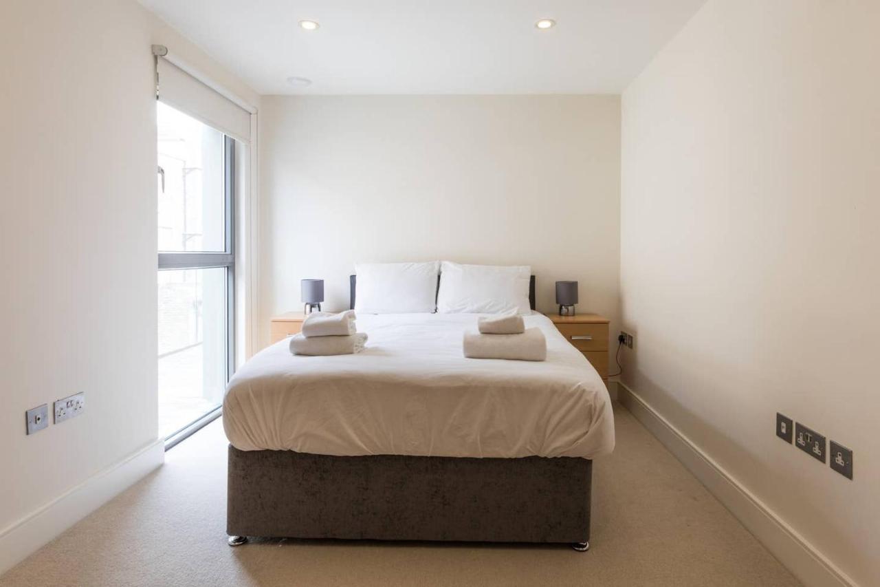 Bright And Modern 3 Bed Hyde Park London