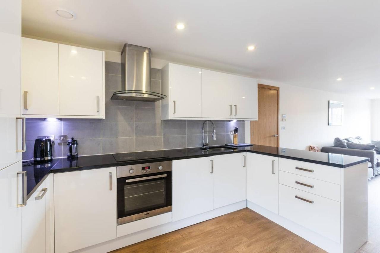 Bright And Modern 3 Bed Hyde Park London