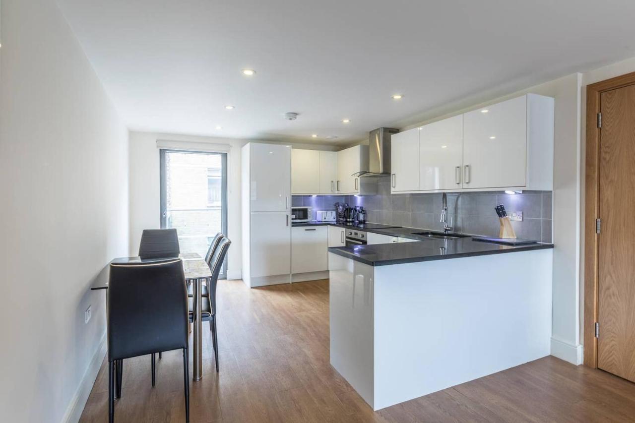 Bright And Modern 3 Bed Hyde Park