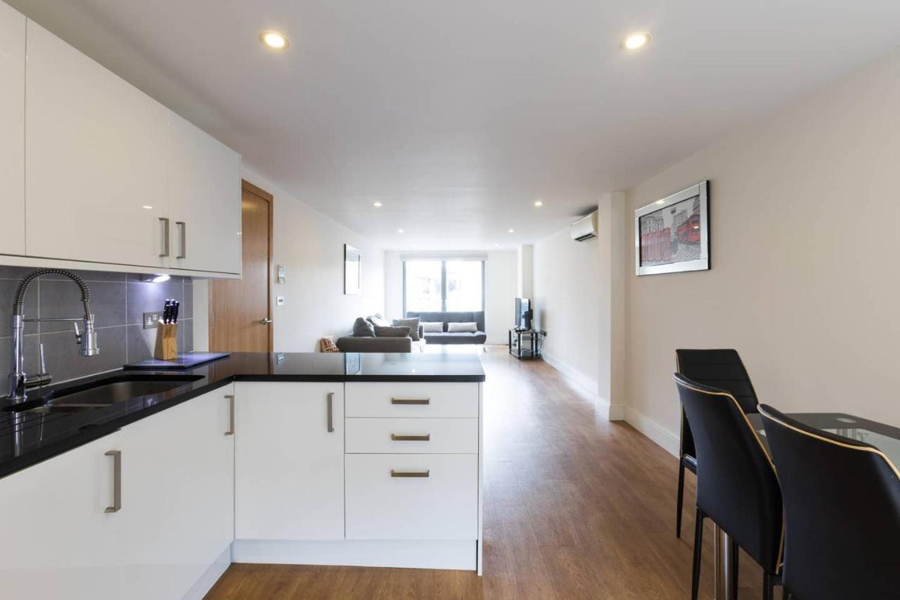 Bright And Modern 3 Bed Hyde Park Apartment *