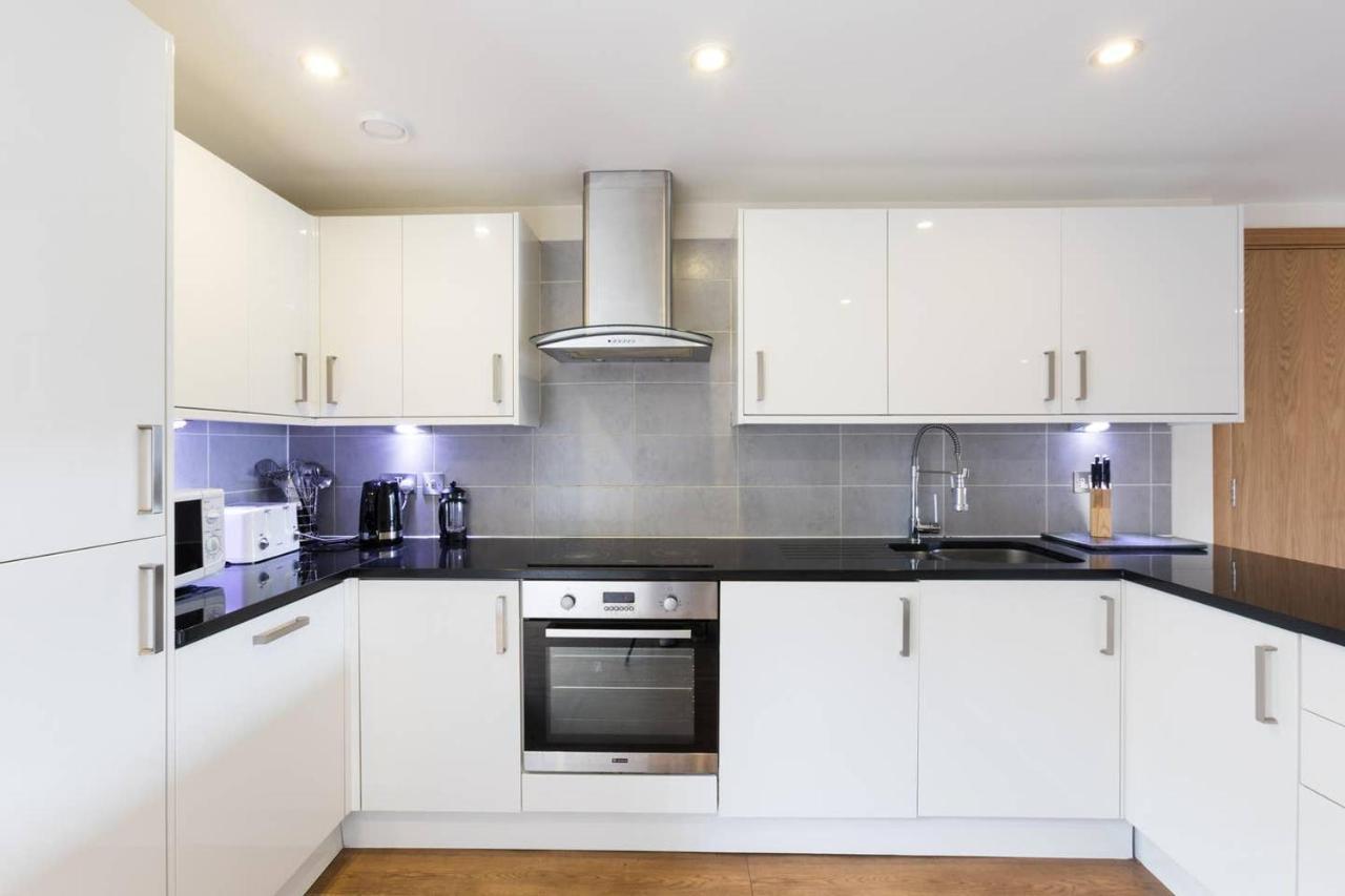 Bright And Modern 3 Bed Hyde Park London